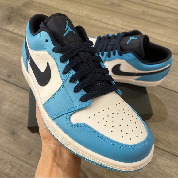 Air Jordan 1 Low UNC Men’s - Picture 2 of 9